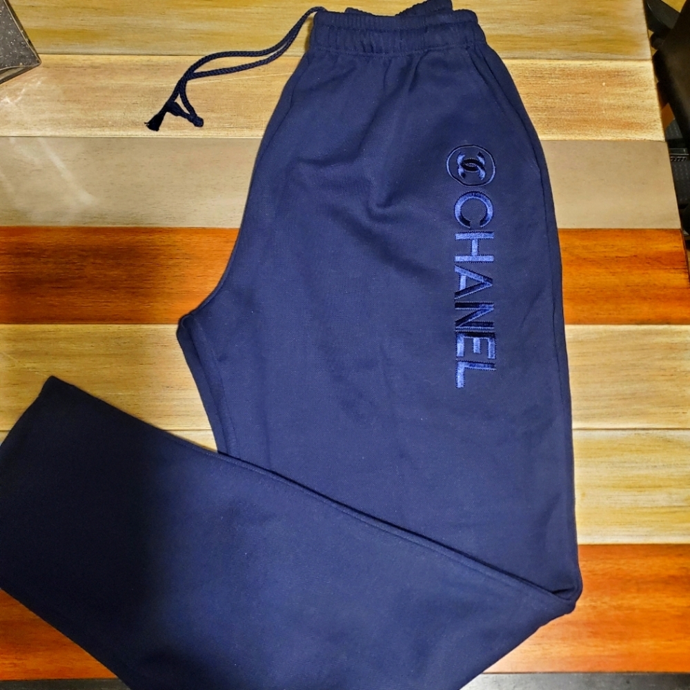 Sweatpants - Picture 5 of 10